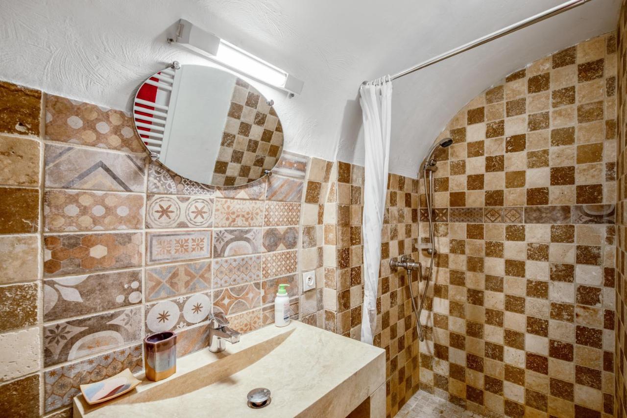 Maison De Village Bonnieux Luaran gambar